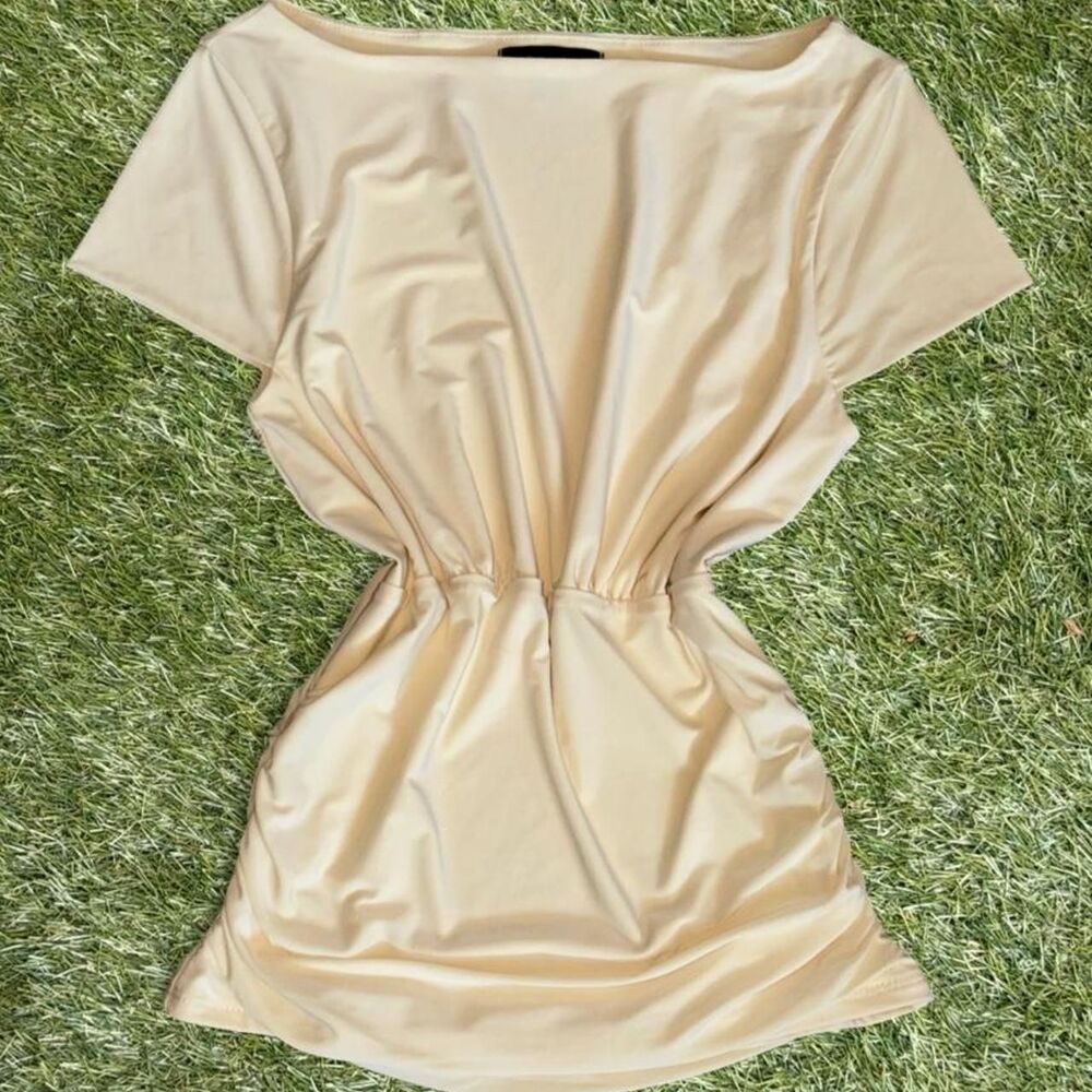 Moa-moa Women's Cream and Gold Crop-top